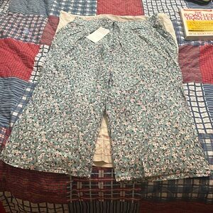 🎉SALE🎉$7 or BUNDlE to SAVE $🎉💚🩵Brand new Capris🩵💚